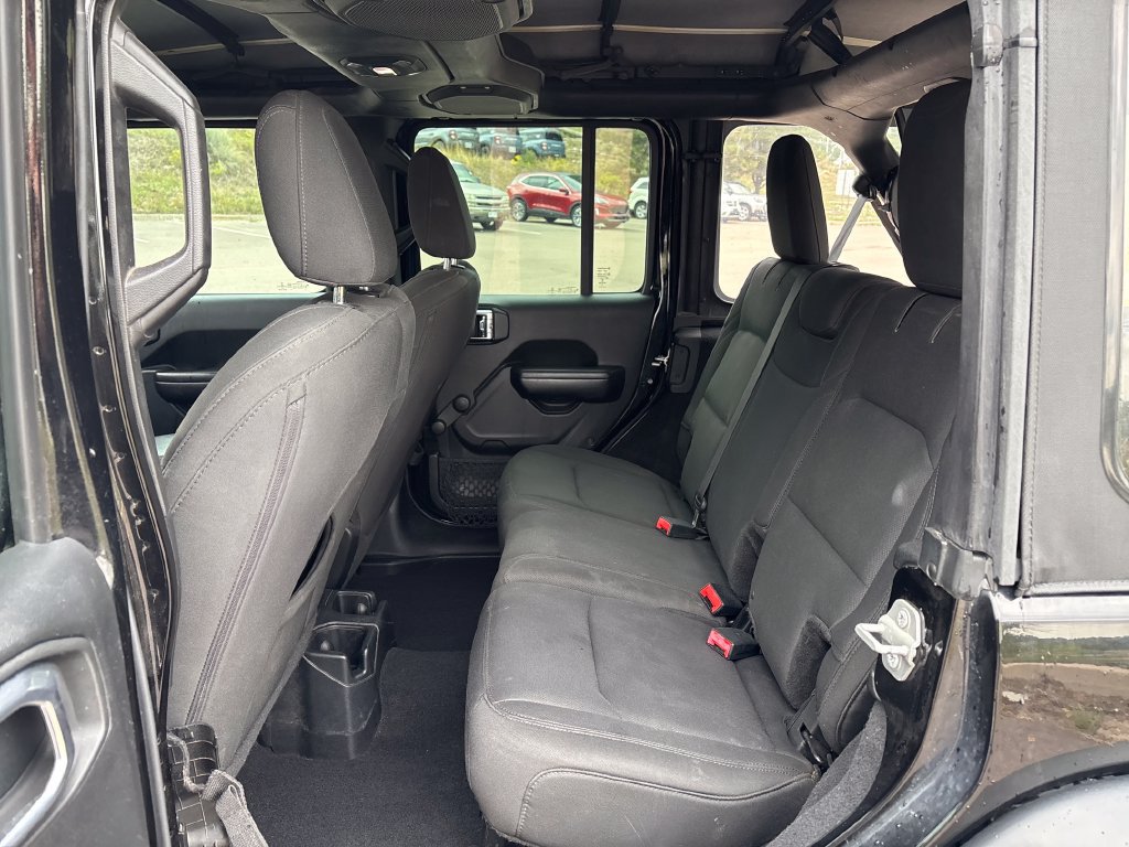 Used 2018 Jeep Wrangler Unlimited Sport AWD/4WD image 12