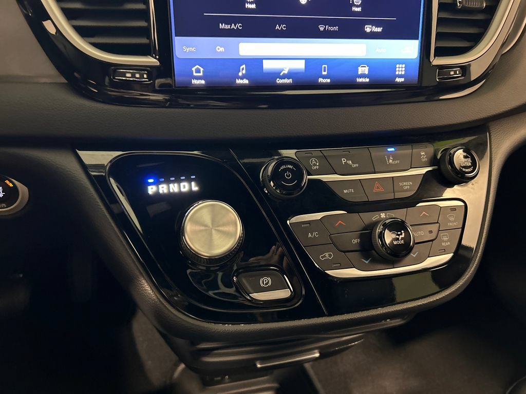 Used 2025 Chrysler Pacifica Select FWD image 24