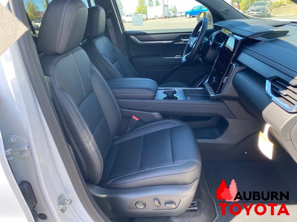 Used 2026 GMC Acadia Elevation w/ Black Edition AWD/4WD image 17
