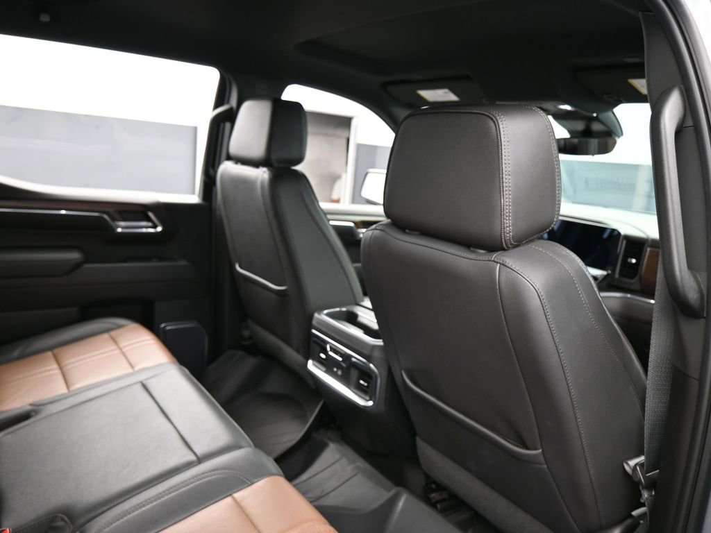 Used 2023 Chevrolet Silverado 1500 High Country w/ Technology Package image 54
