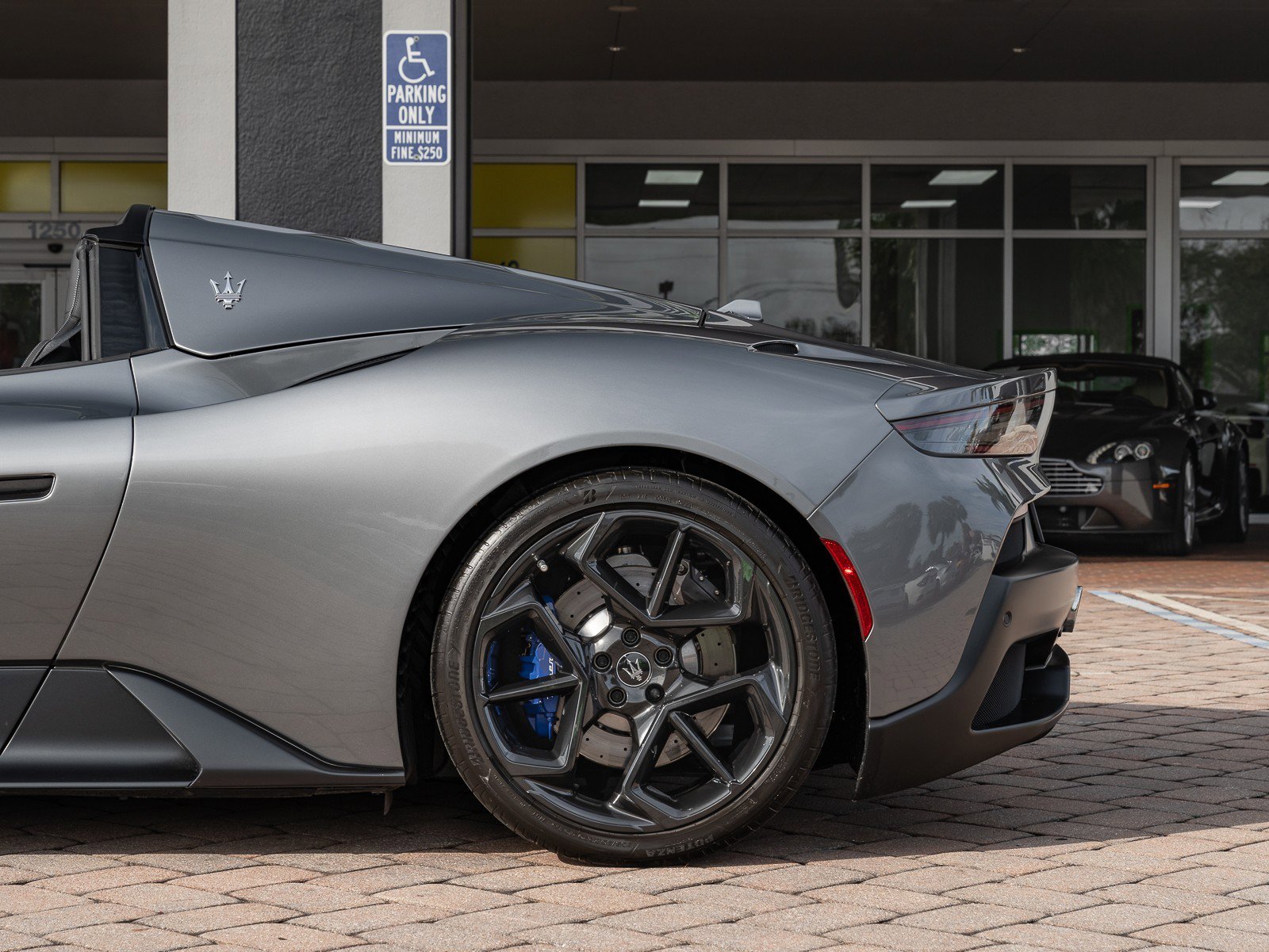 Used 2023 Maserati MC20 Spyder image 11
