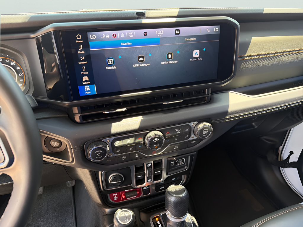 Used 2025 Jeep Gladiator Mojave w/ Convenience Group AWD/4WD image 28