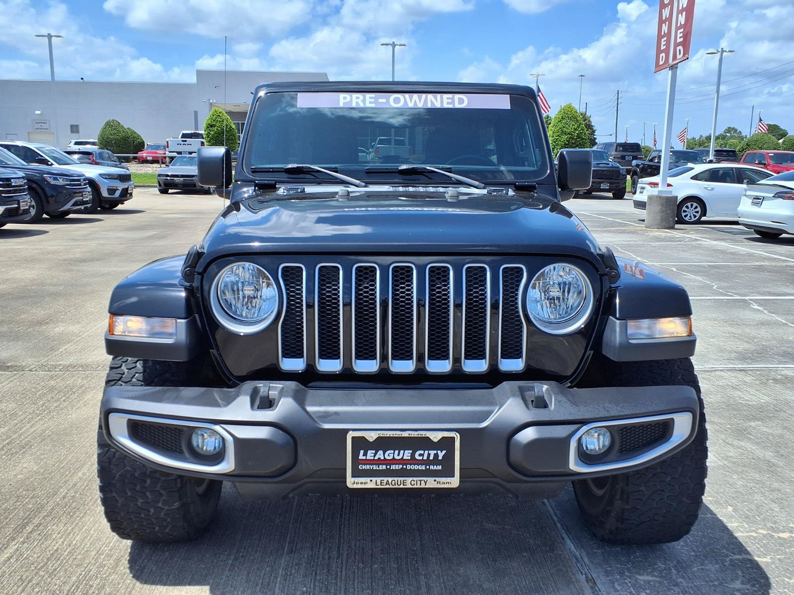 Used 2019 Jeep Wrangler Unlimited Sahara AWD/4WD image 5
