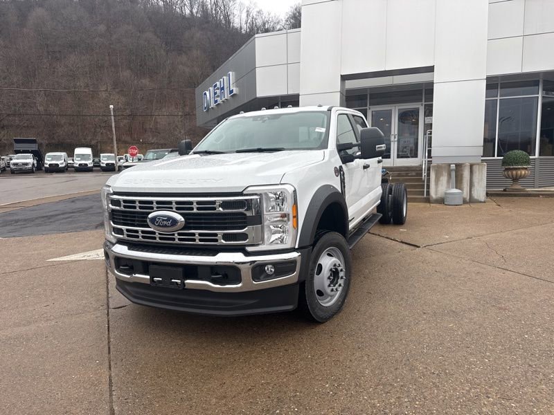 New 2026 Ford F450 XL w/ XL Chrome Package image 3