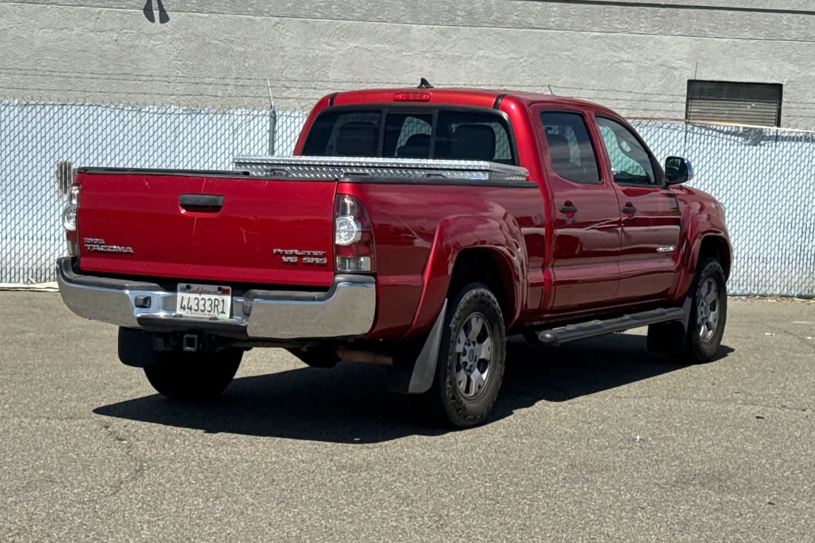 Used 2014 Toyota Tacoma PreRunner w/ SR5 Package RWD image 3