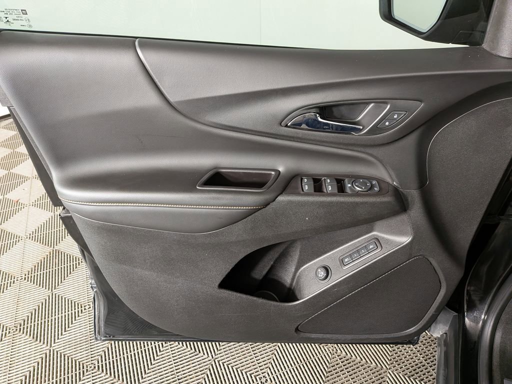Certified 2021 Chevrolet Equinox Premier w/ Redline Edition image 32