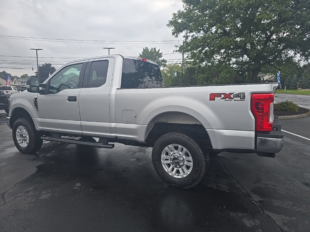 Used 2019 Ford F250 XLT w/ XLT Value Package AWD/4WD image 4