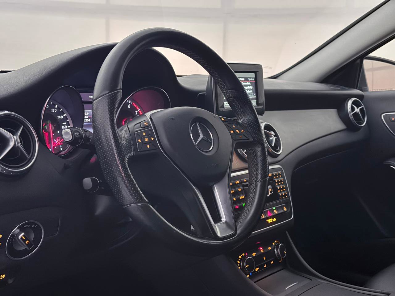 Used 2015 Mercedes-Benz GLA 250 4MATIC image 19