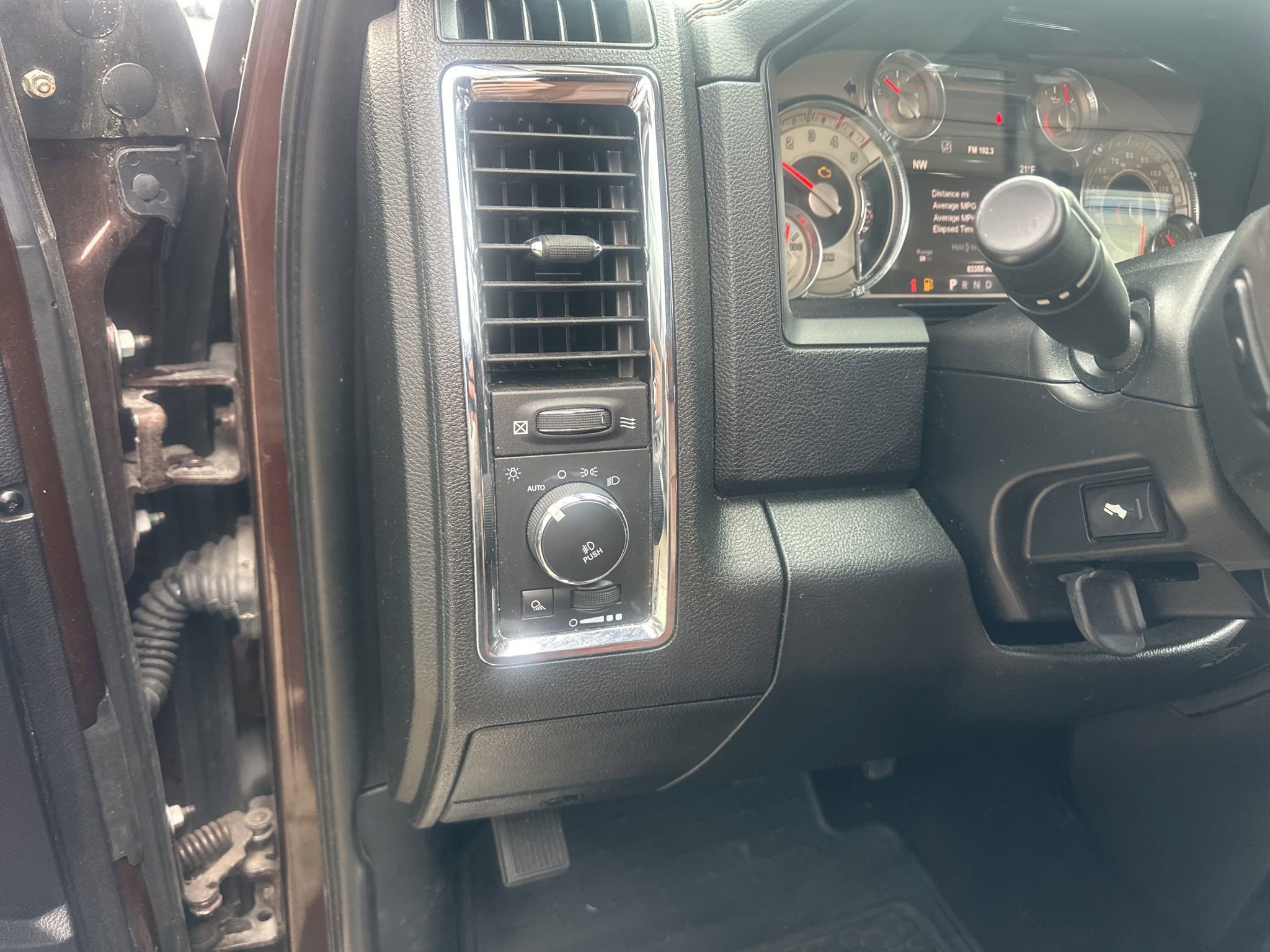 Used 2015 RAM 3500 Laramie Longhorn image 22