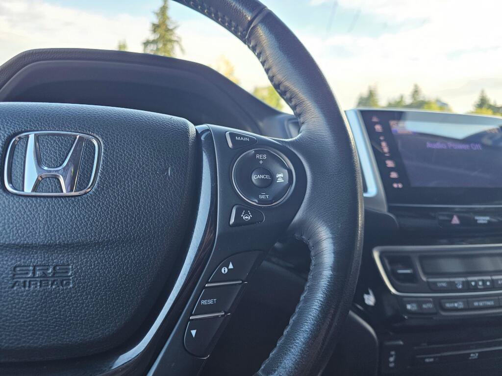 Certified 2018 Honda Pilot Touring image 36