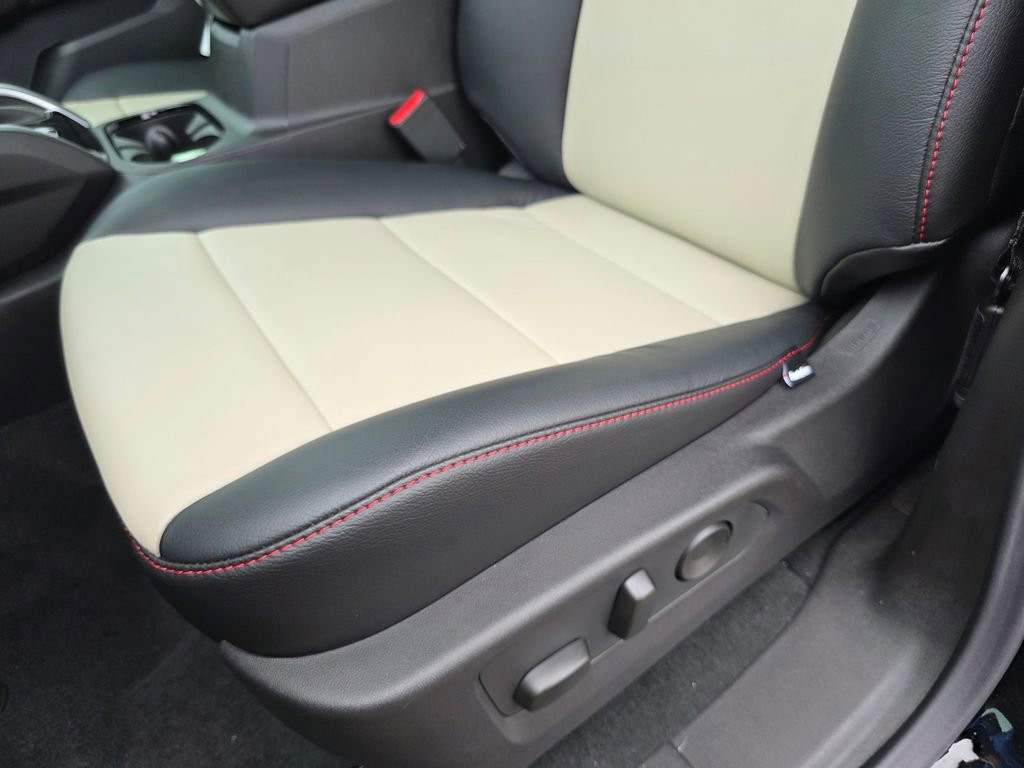 New 2025 Chevrolet Colorado LT w/ LT Convenience Package image 9