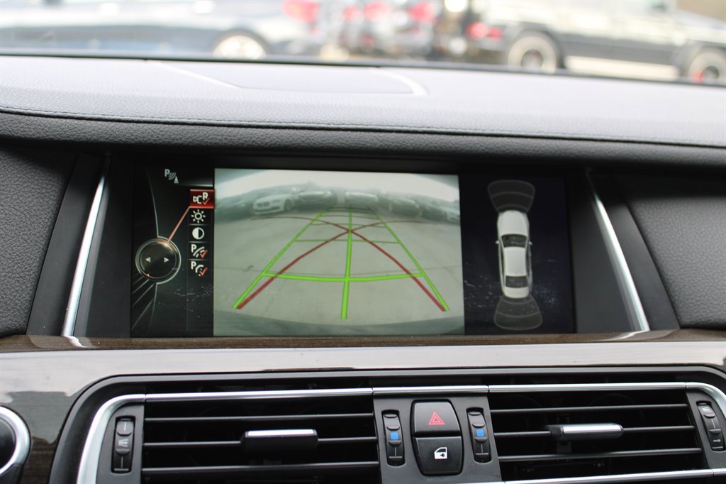 Used 2013 BMW 750i RWD image 24