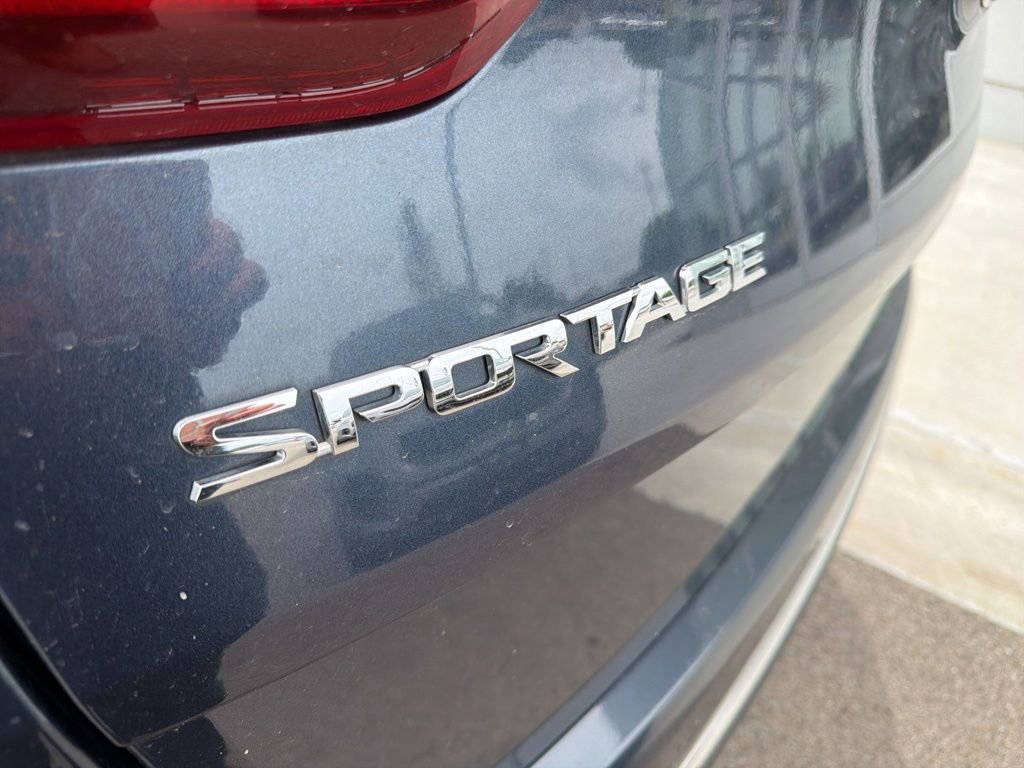 Certified 2022 Kia Sportage EX AWD/4WD image 4