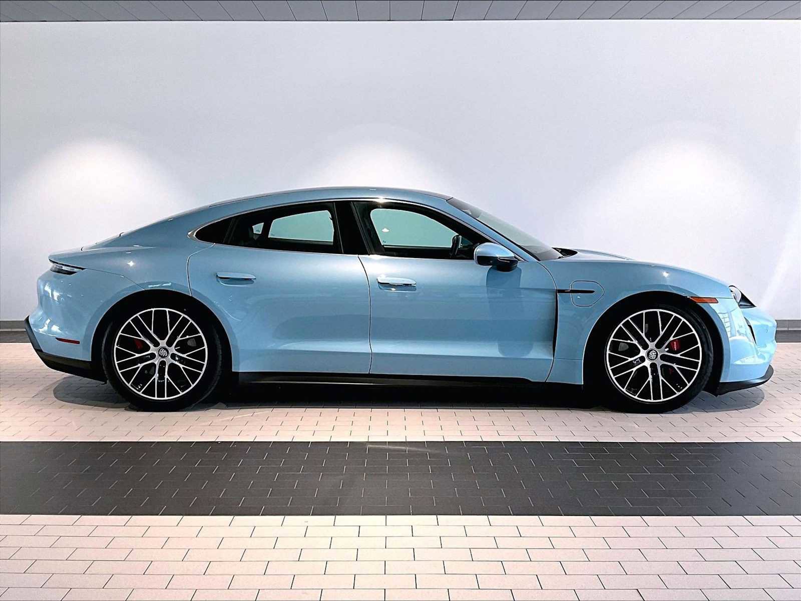 Used 2023 Porsche Taycan 4S image 11