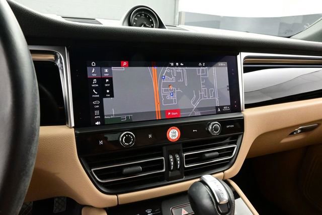 Certified 2023 Porsche Macan AWD/4WD image 10