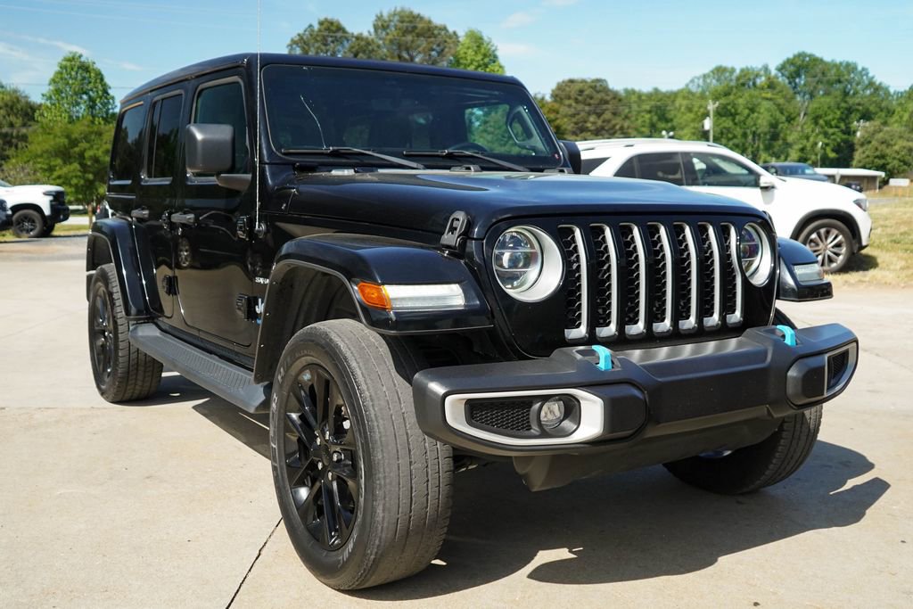 Used 2022 Jeep Wrangler Unlimited Sahara w/ Cold Weather Group image 38
