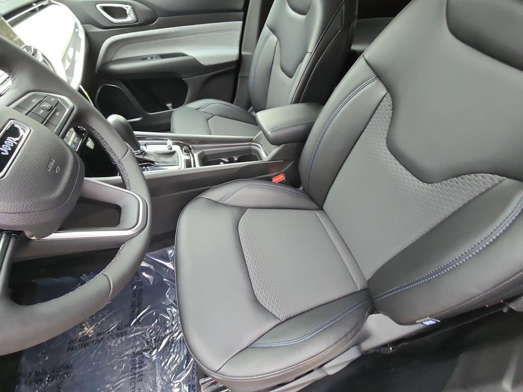 New 2026 Jeep Compass Latitude image 15