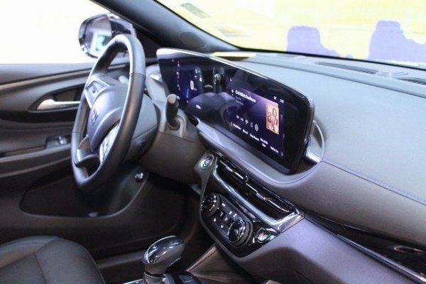 Used 2025 Buick Envista Sport Touring image 12