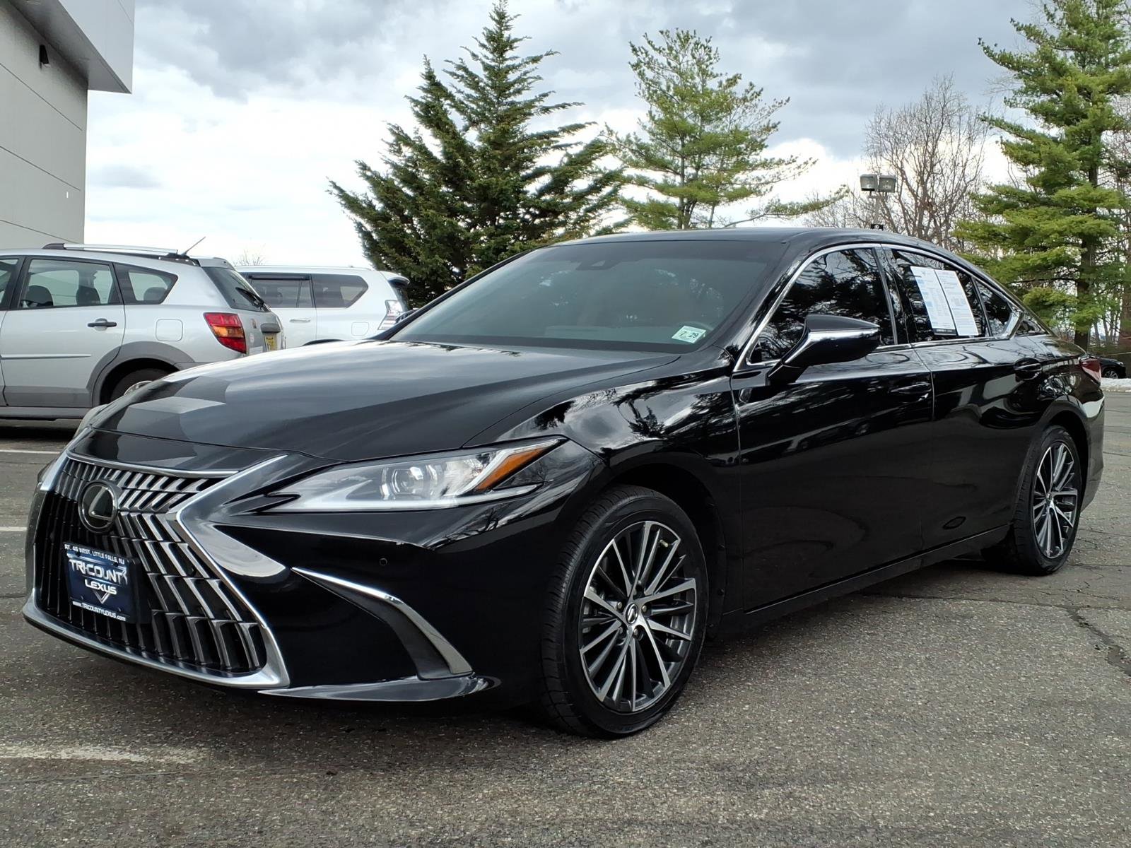 Certified 2024 Lexus ES 350 w/ Premium Package image 3