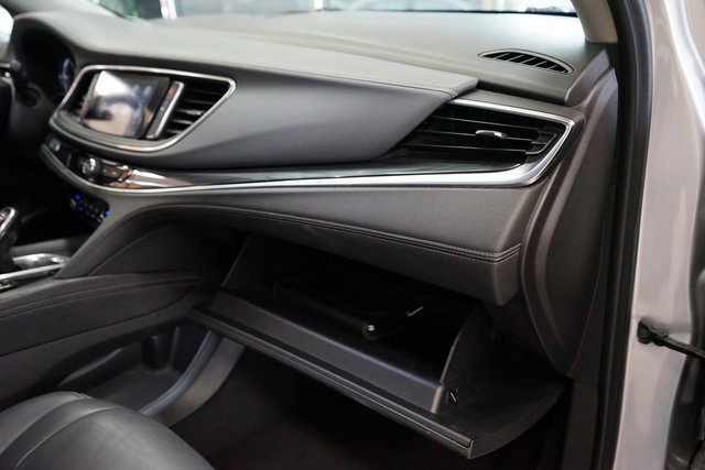 Used 2020 Buick Enclave Essence image 44