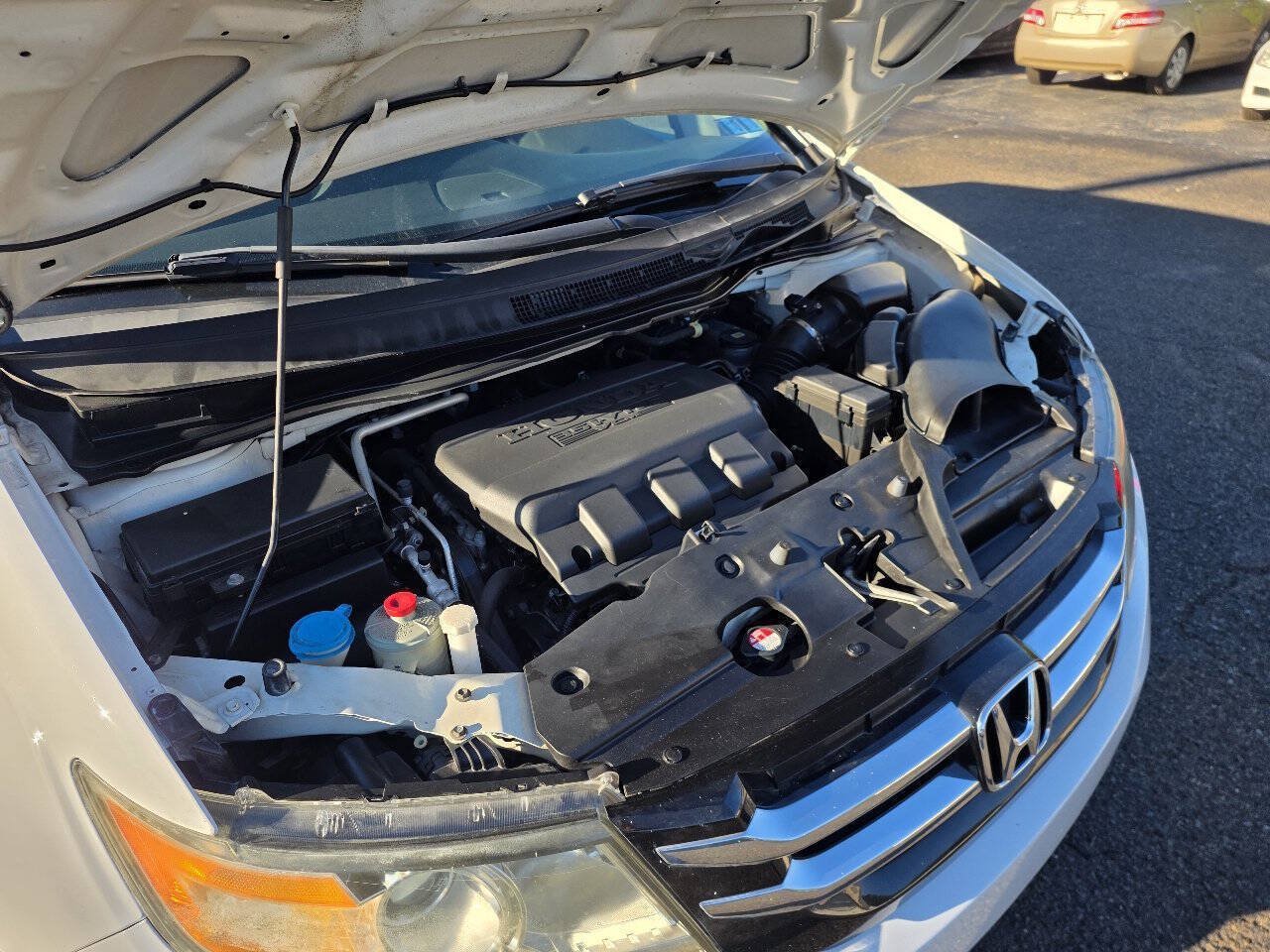 Used 2014 Honda Odyssey Touring Elite image 31