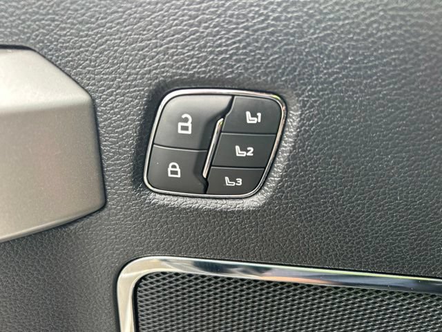 Used 2020 Ford F350 Lariat w/ Lariat Ultimate Package AWD/4WD image 36