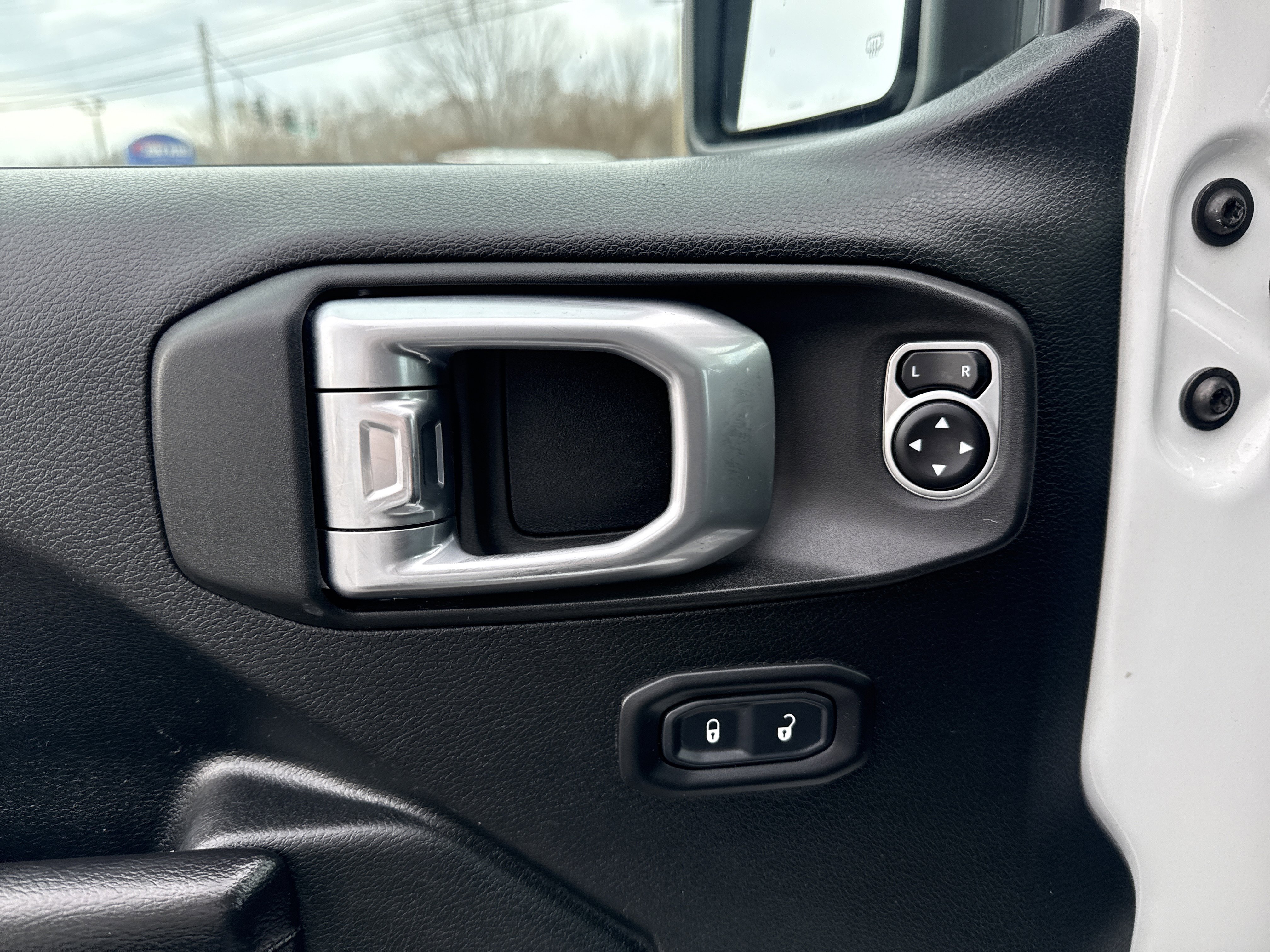 Used 2020 Jeep Wrangler Sport AWD/4WD image 3