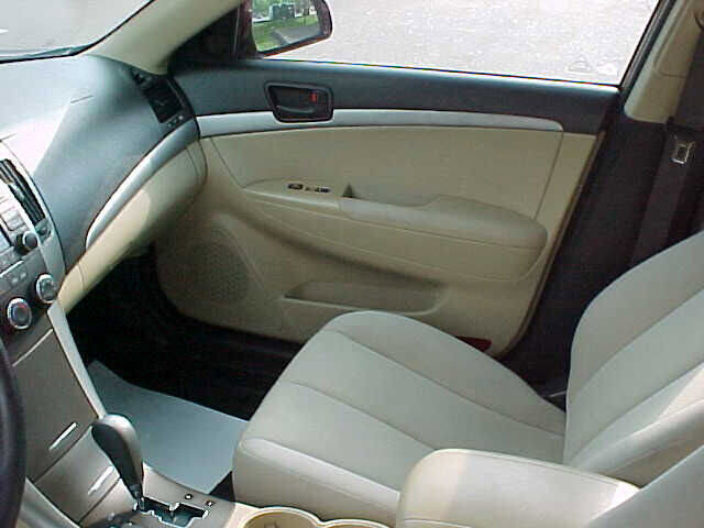 Used 2010 Hyundai Sonata GLS image 16