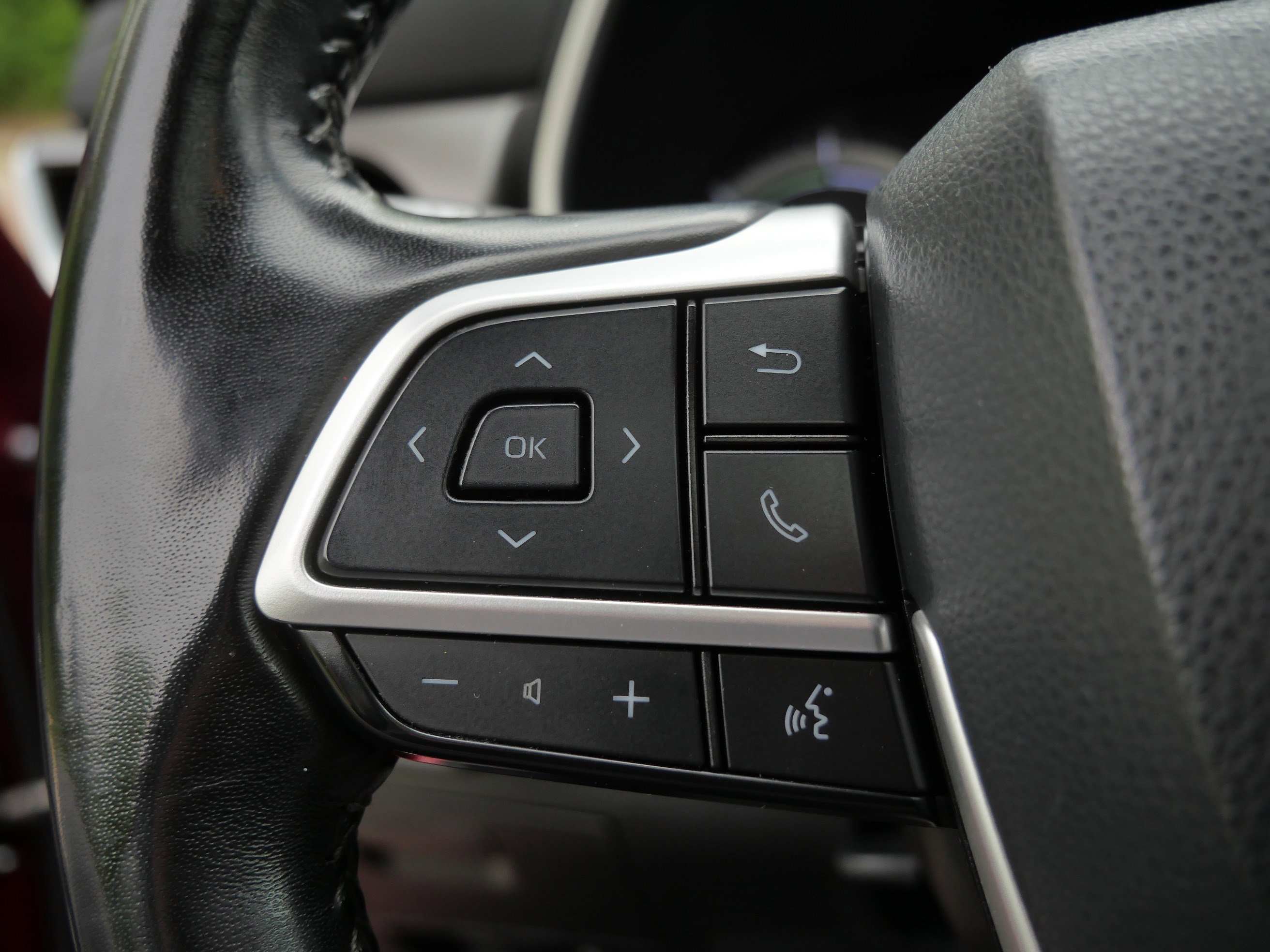 Used 2022 Toyota Highlander XLE AWD/4WD image 28