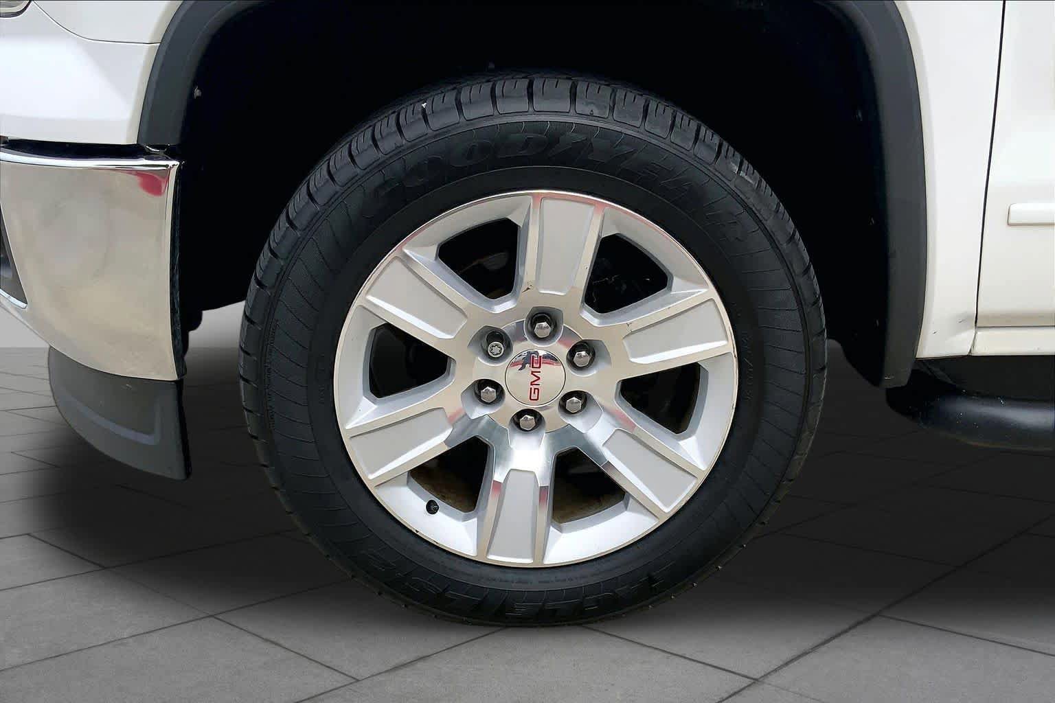 Used 2015 GMC Sierra 1500 SLE w/ Texas SLE Value Package RWD image 11