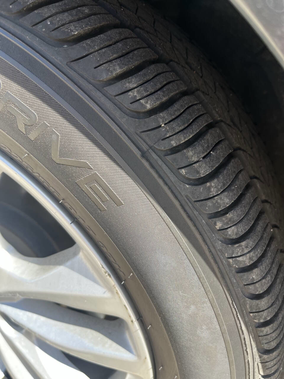 Used 2017 Chevrolet Malibu LT image 34