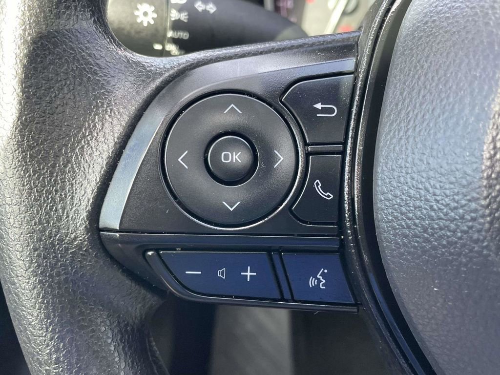 Used 2025 Toyota RAV4 XLE w/ Convenience Package FWD image 33