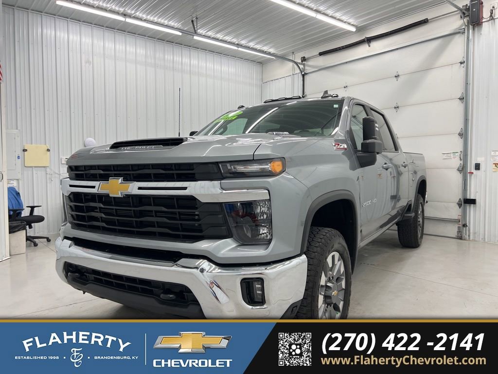 Used 2024 Chevrolet Silverado 2500 LT AWD/4WD image 6
