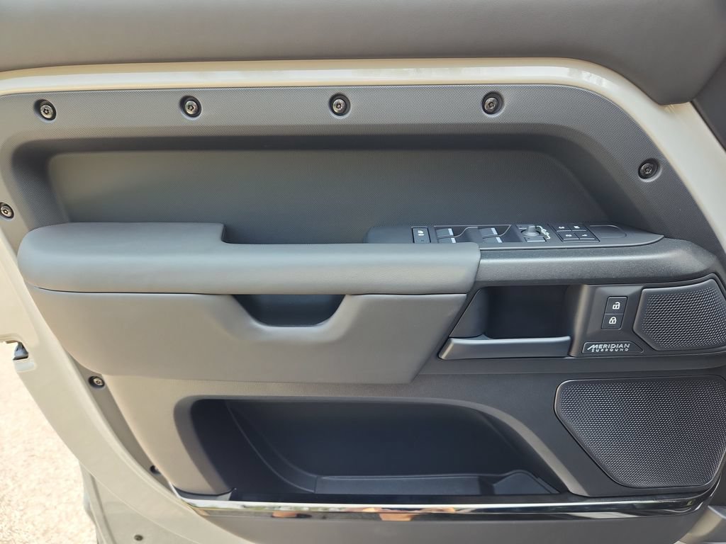New 2026 Land Rover Defender 110 OCTA AWD/4WD image 22