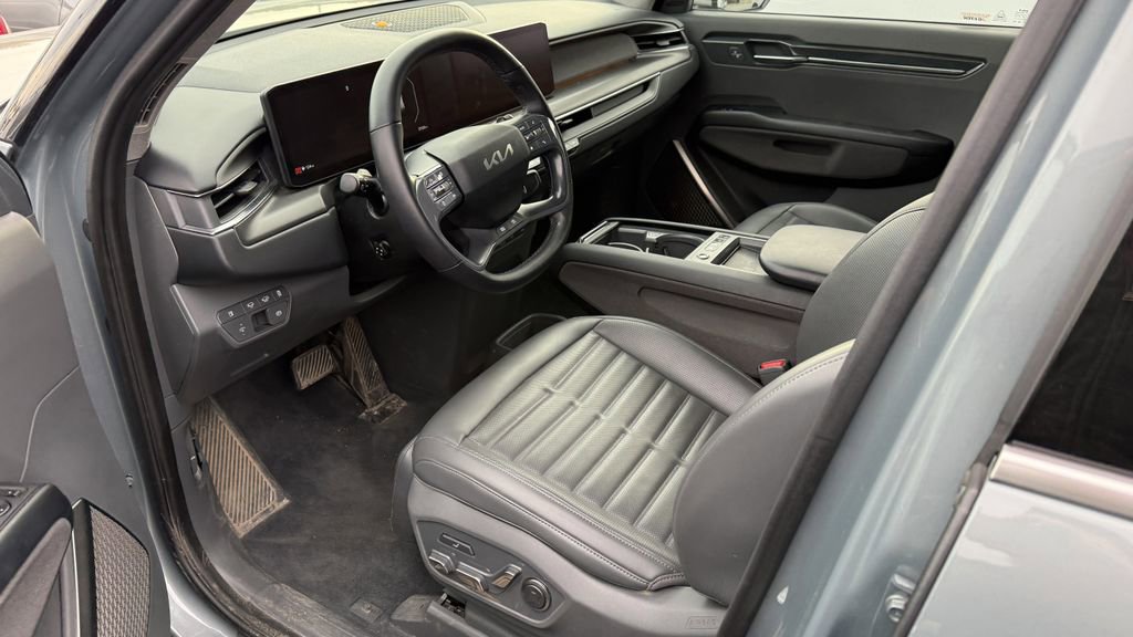 Used 2024 Kia EV9 Land image 3