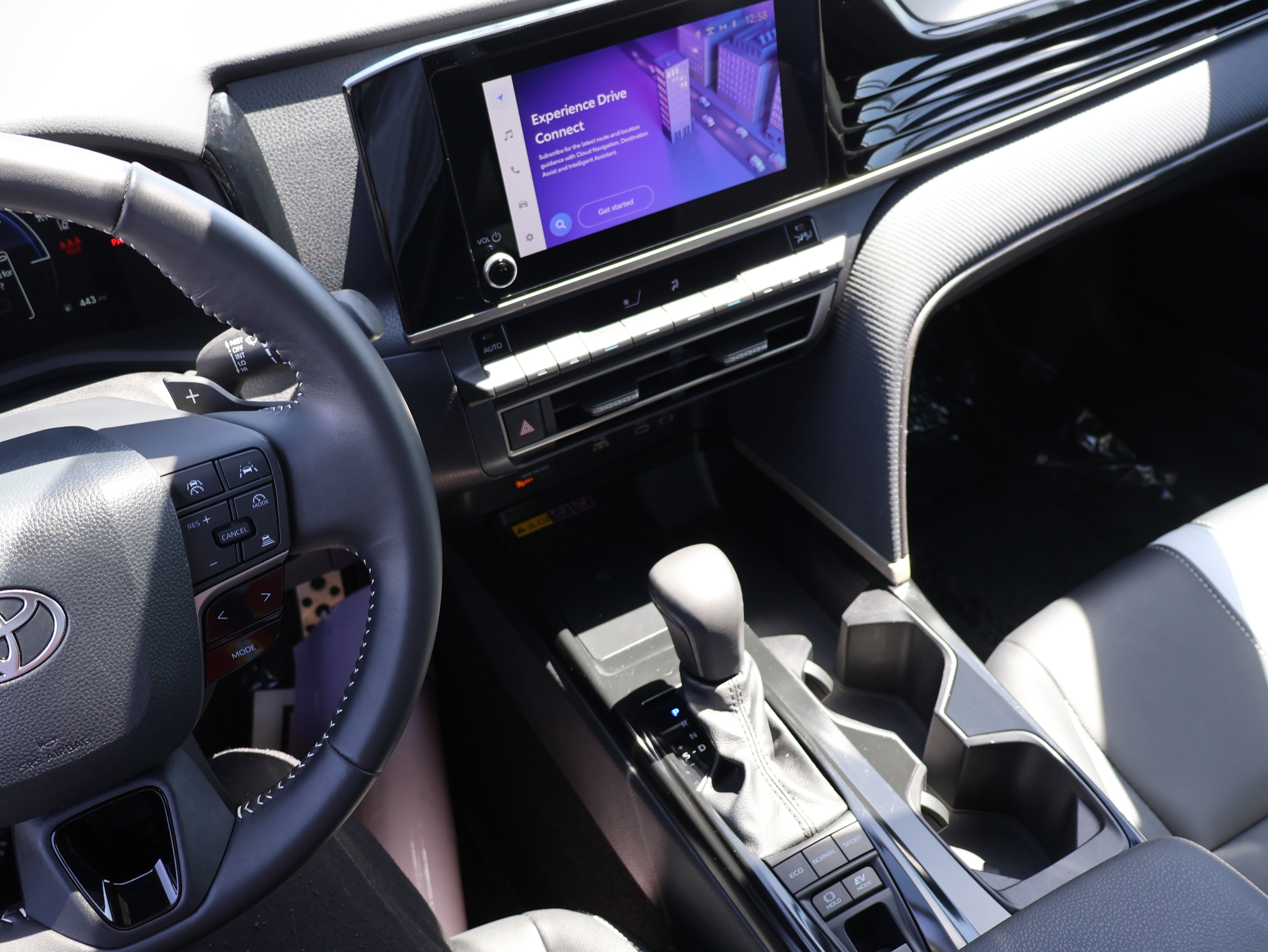 Used 2025 Toyota Camry SE FWD image 23