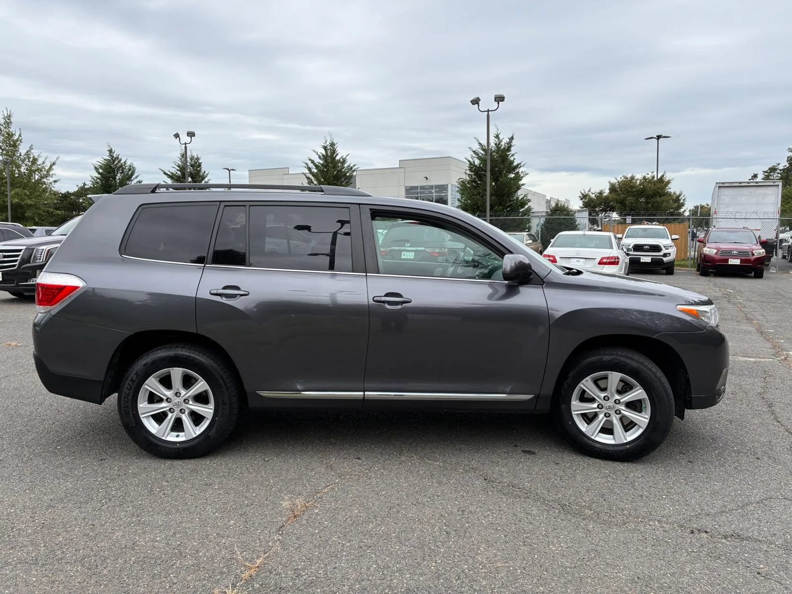 Used 2011 Toyota Highlander 4WD w/ Tech Pkg image 9