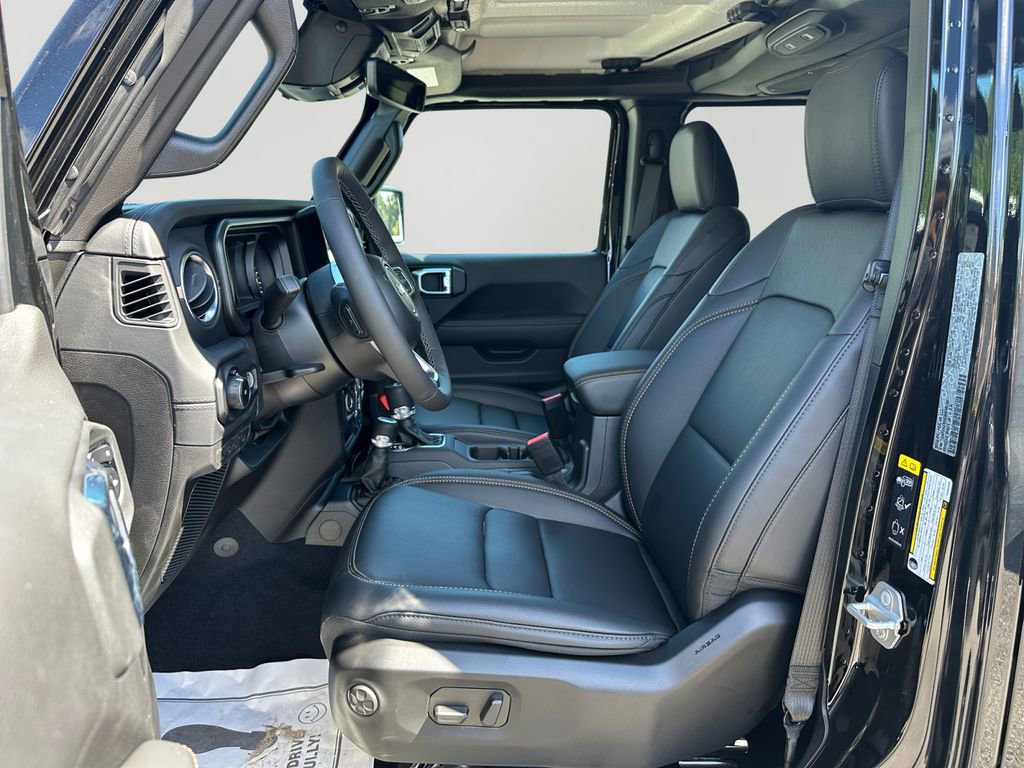 New 2025 Jeep Wrangler Unlimited Sahara AWD/4WD image 24