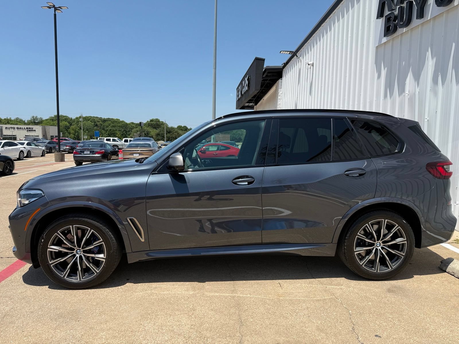 Used 2022 BMW X5 M50i w/ Premium Package AWD/4WD image 3