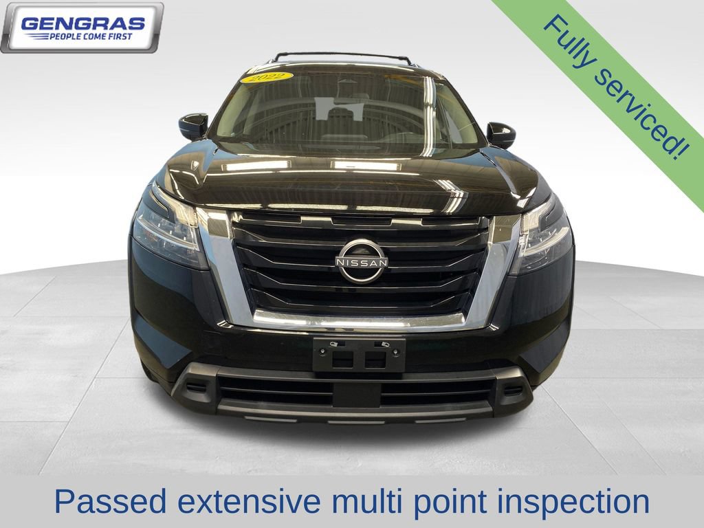 Used 2022 Nissan Pathfinder SV AWD/4WD image 2