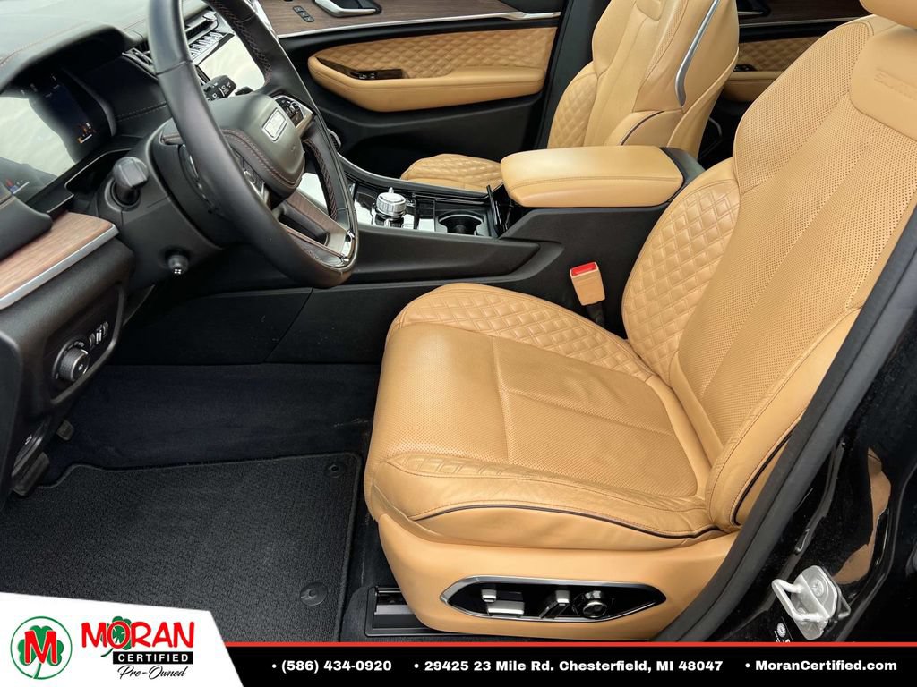 Used 2023 Jeep Grand Cherokee L Summit w/ Rear Seat Video Group I AWD/4WD image 23