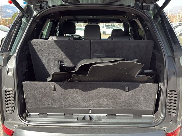 Used 2017 Land Rover Discovery HSE image 26