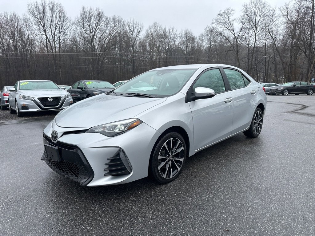 Used 2019 Toyota Corolla SE image 2