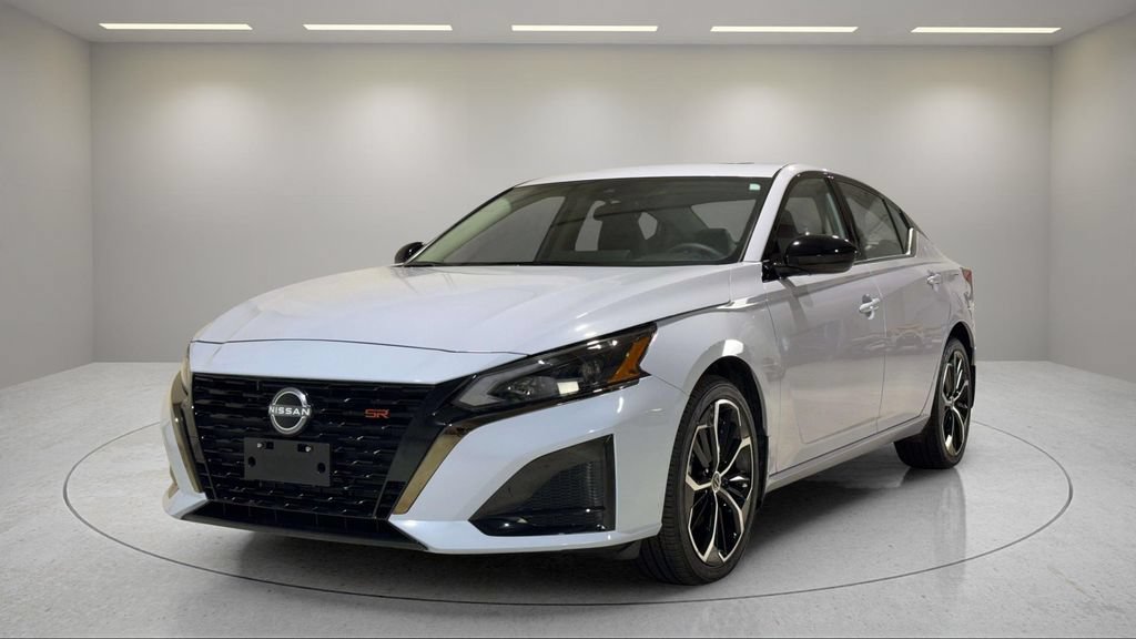 Used 2025 Nissan Altima 2.5 SR w/ SR Premium Package AWD/4WD image 20