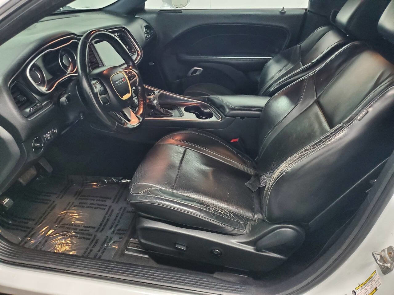 Used 2015 Dodge Challenger SXT Plus w/ Driver Convenience Group RWD image 9