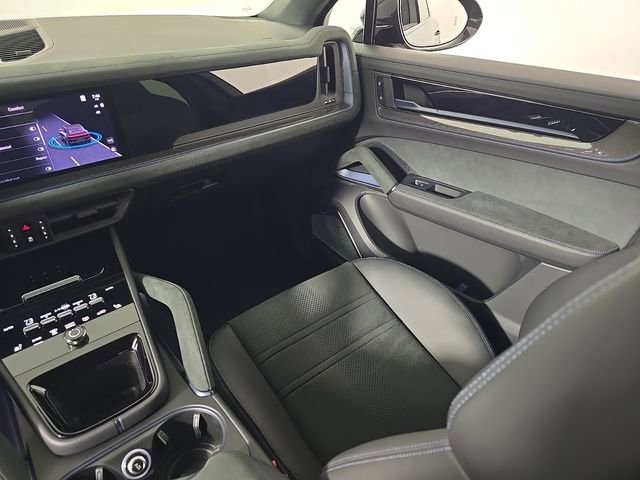 New 2026 Porsche Cayenne Turbo GT image 23