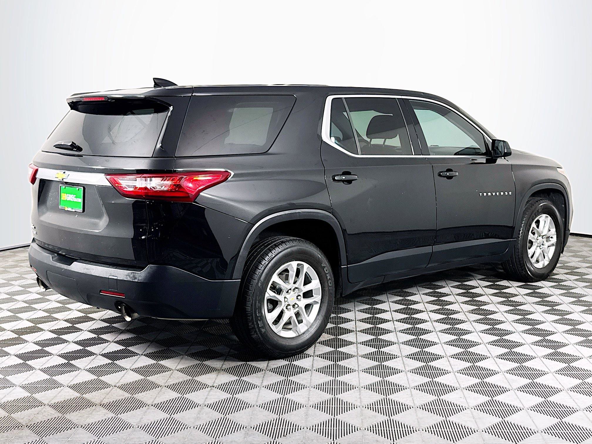 Used 2018 Chevrolet Traverse LS FWD image 10