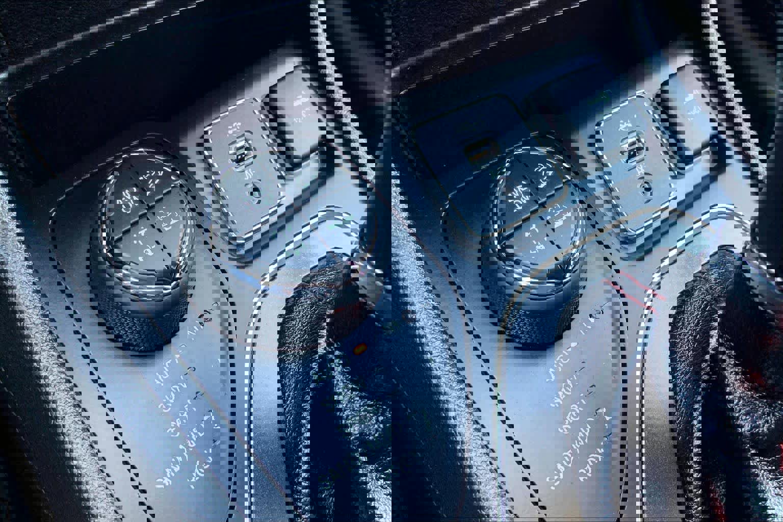 Used 2020 Jeep Cherokee Trailhawk AWD/4WD image 28