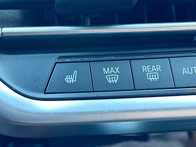 Used 2025 BMW X4 M40i w/ Premium Package image 21