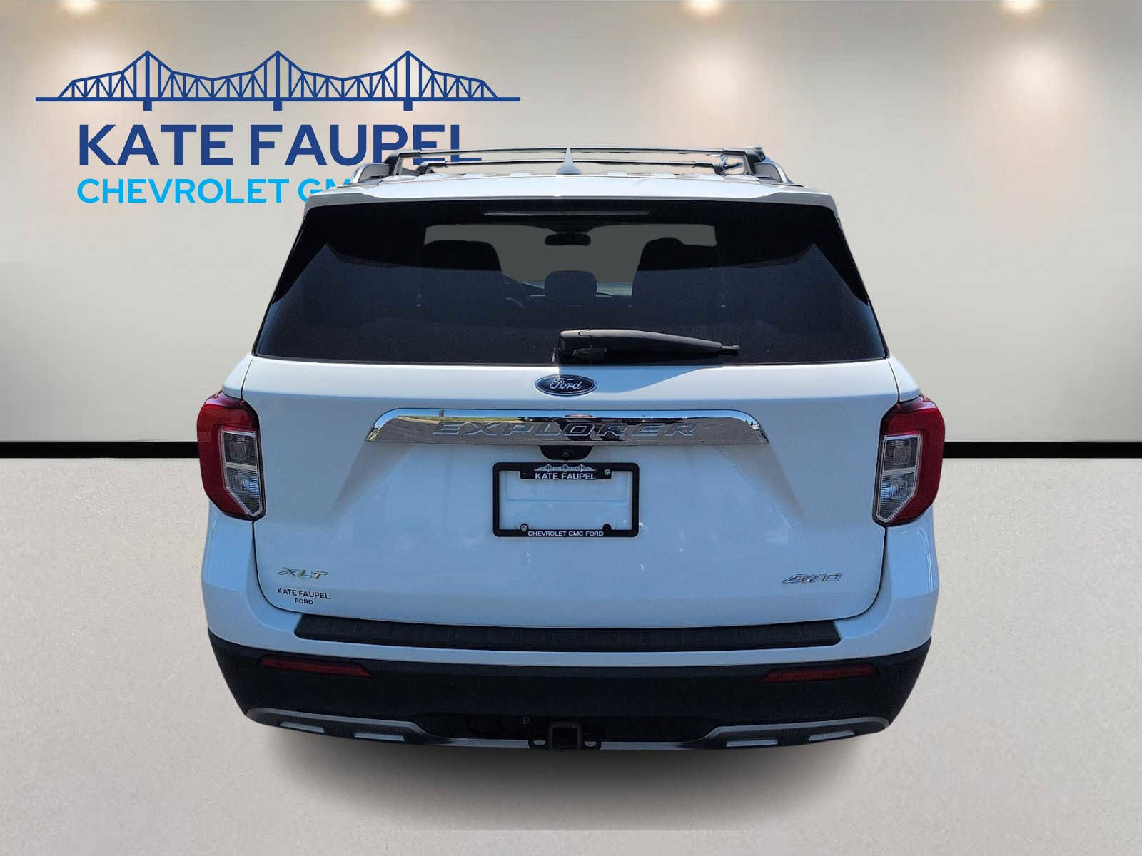 Used 2021 Ford Explorer XLT w/ Equipment Group 202A AWD/4WD image 6